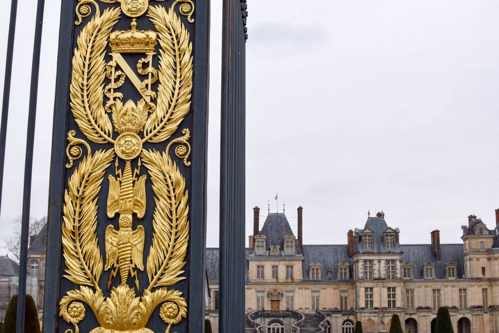 Дворец Фонтенбло, Франция. Элементы декора.